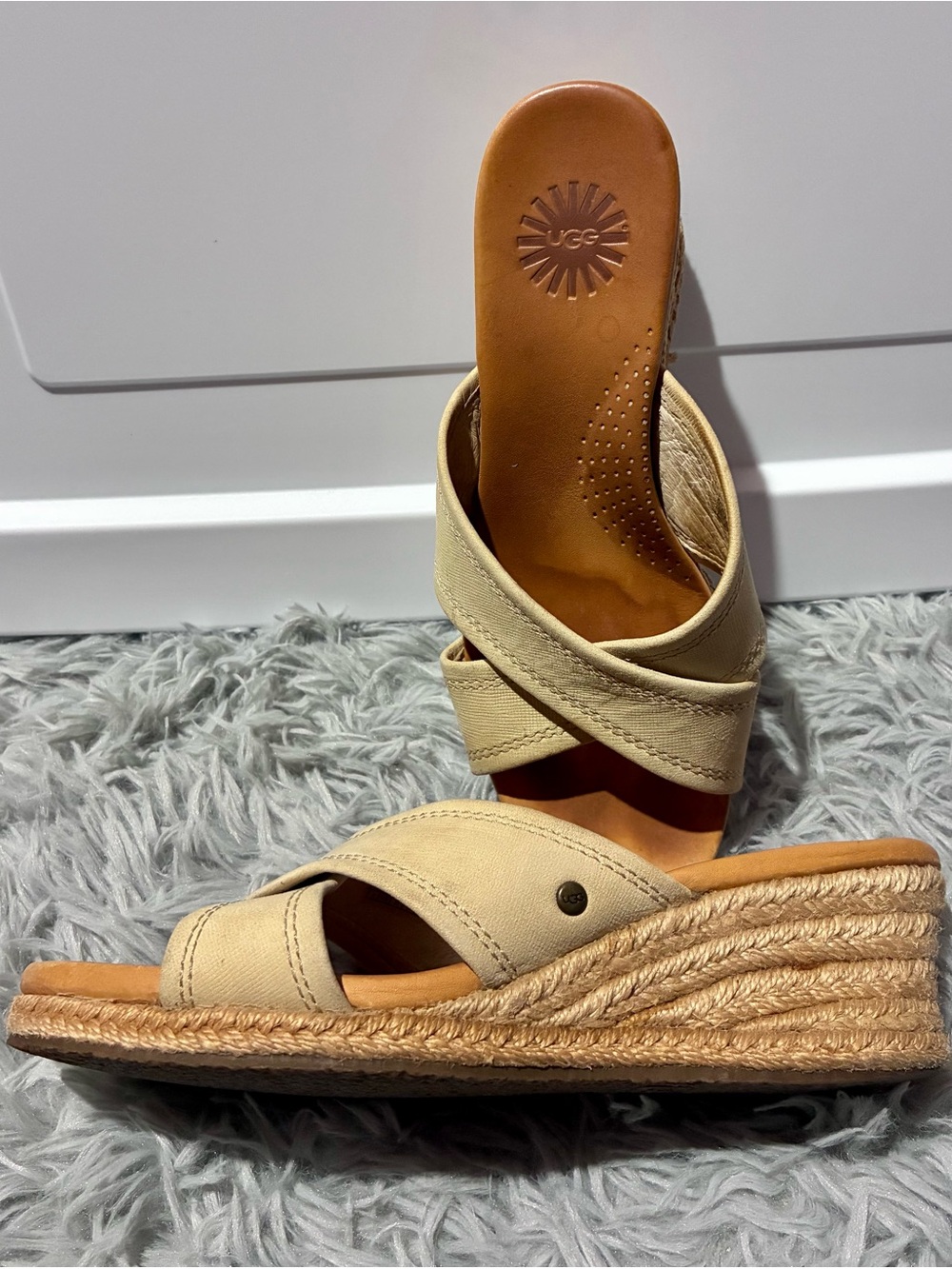 UGG Gwyn Tan Wedge Sandals espadrille 6